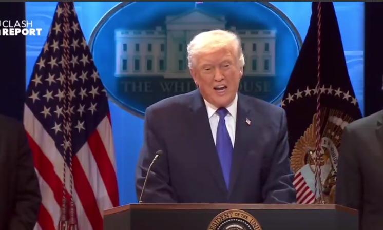 «Його дружина б'є його», - Трамп висміяв Макрона